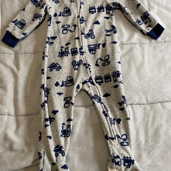 Bundle Fleece 2T PJs - Picture 6 of 7